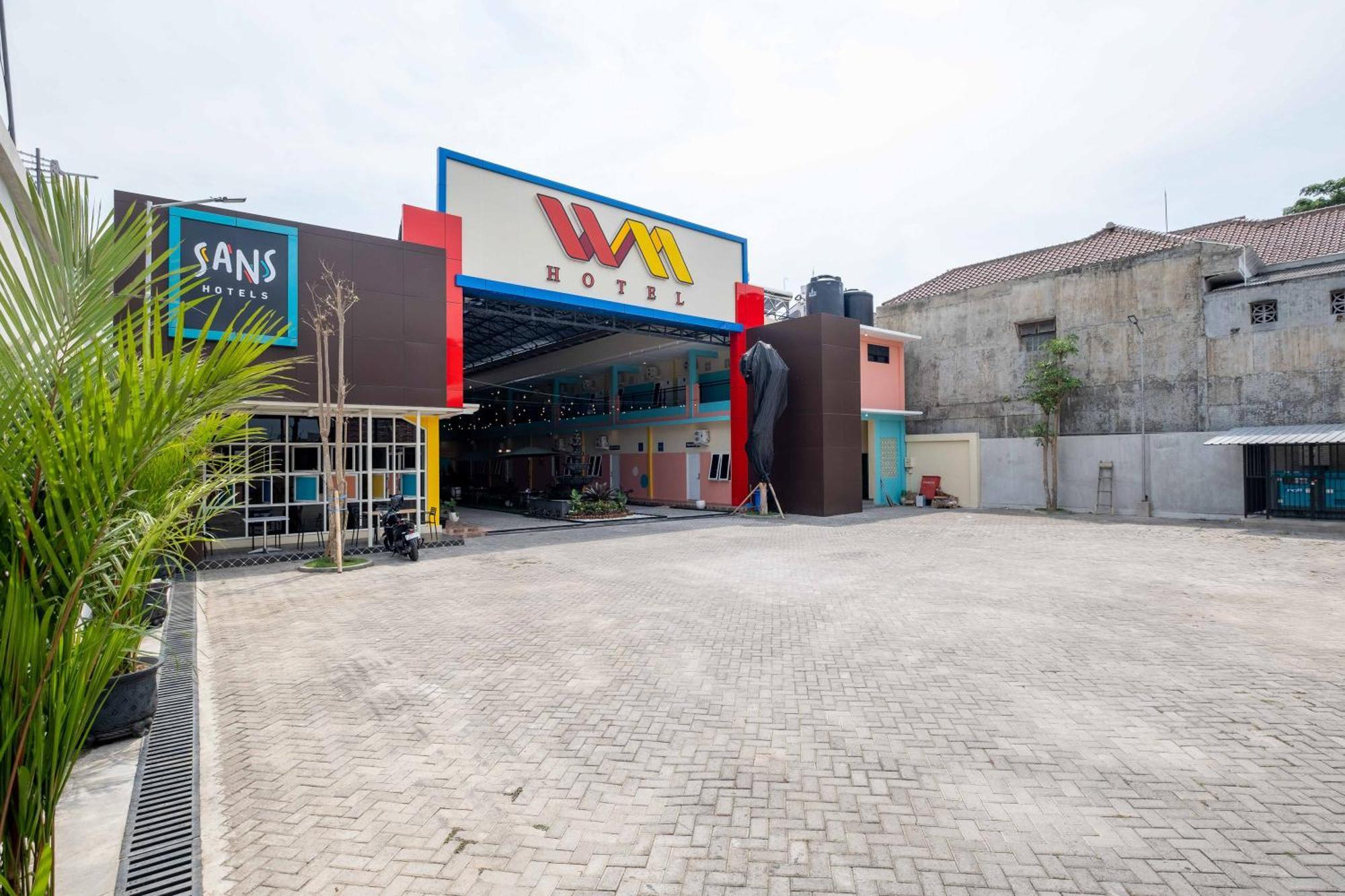Sans Wm Hotel Blitar المظهر الخارجي الصورة