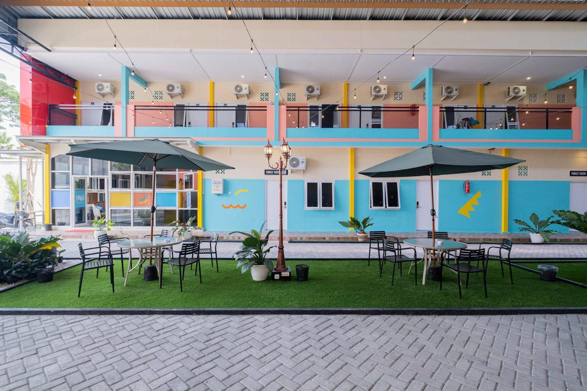 Sans Wm Hotel Blitar المظهر الخارجي الصورة