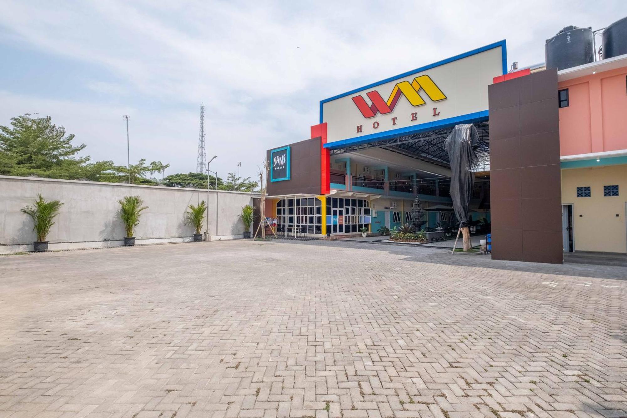 Sans Wm Hotel Blitar المظهر الخارجي الصورة